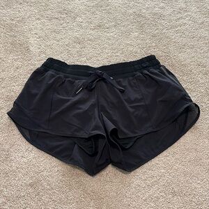 Lululemon Hotty Hot Short, size 6